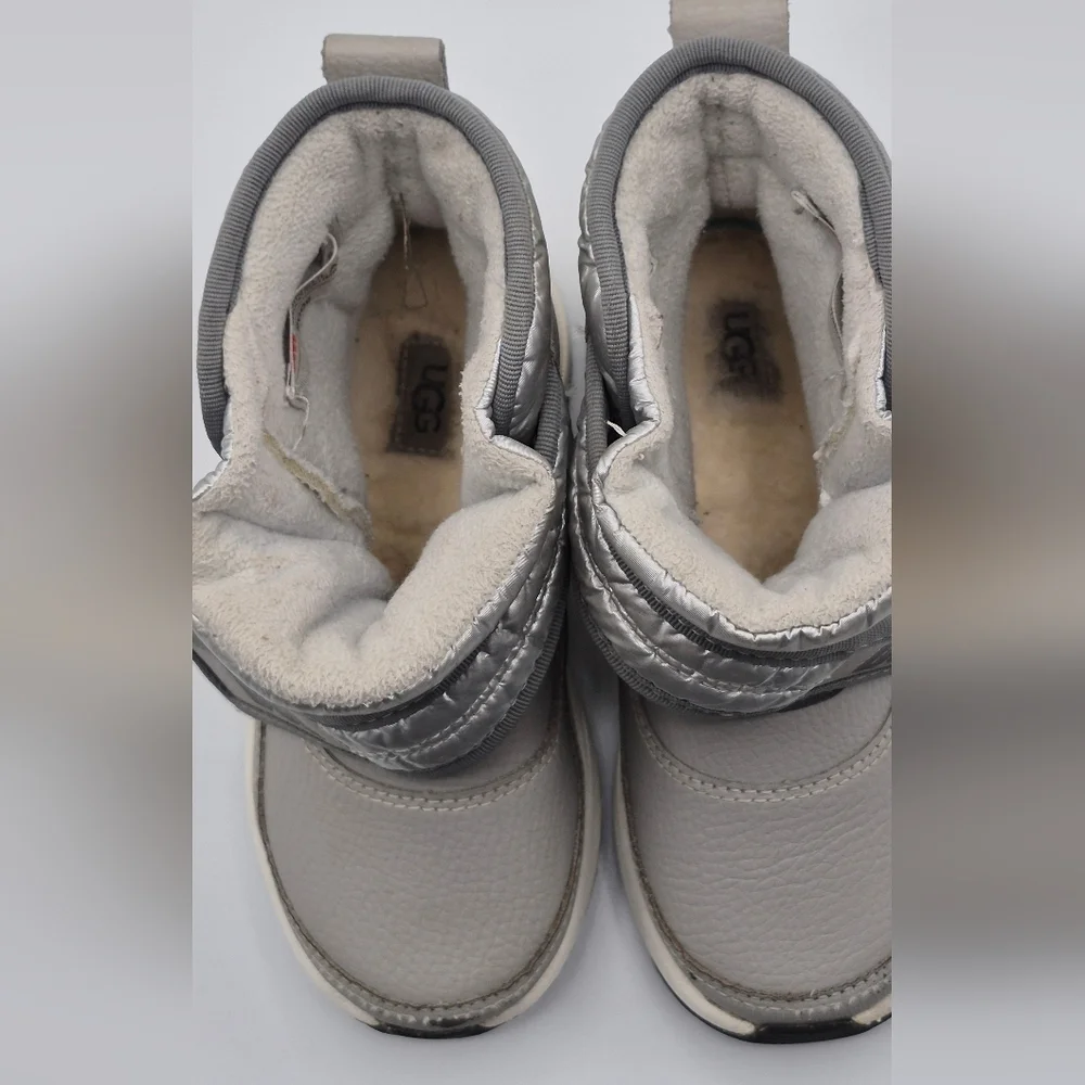 UGG stylish snow